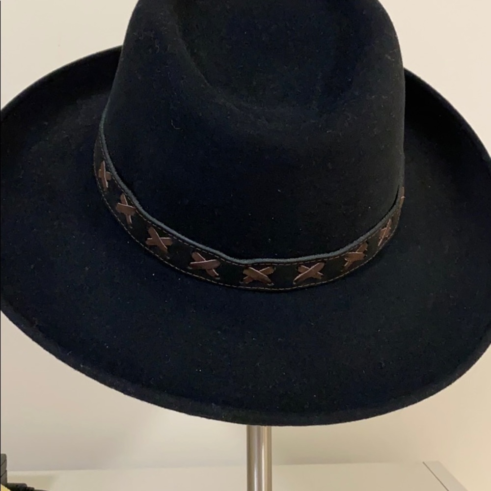 💚2 for$18. Felt hat men's . Medium. Leather band.
